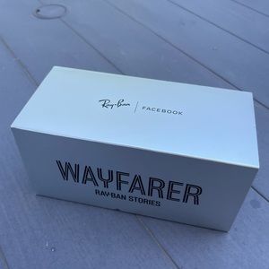 Ray-Ban Stories Wayfarer Facebook a square Smart Glasses Shiny Blue